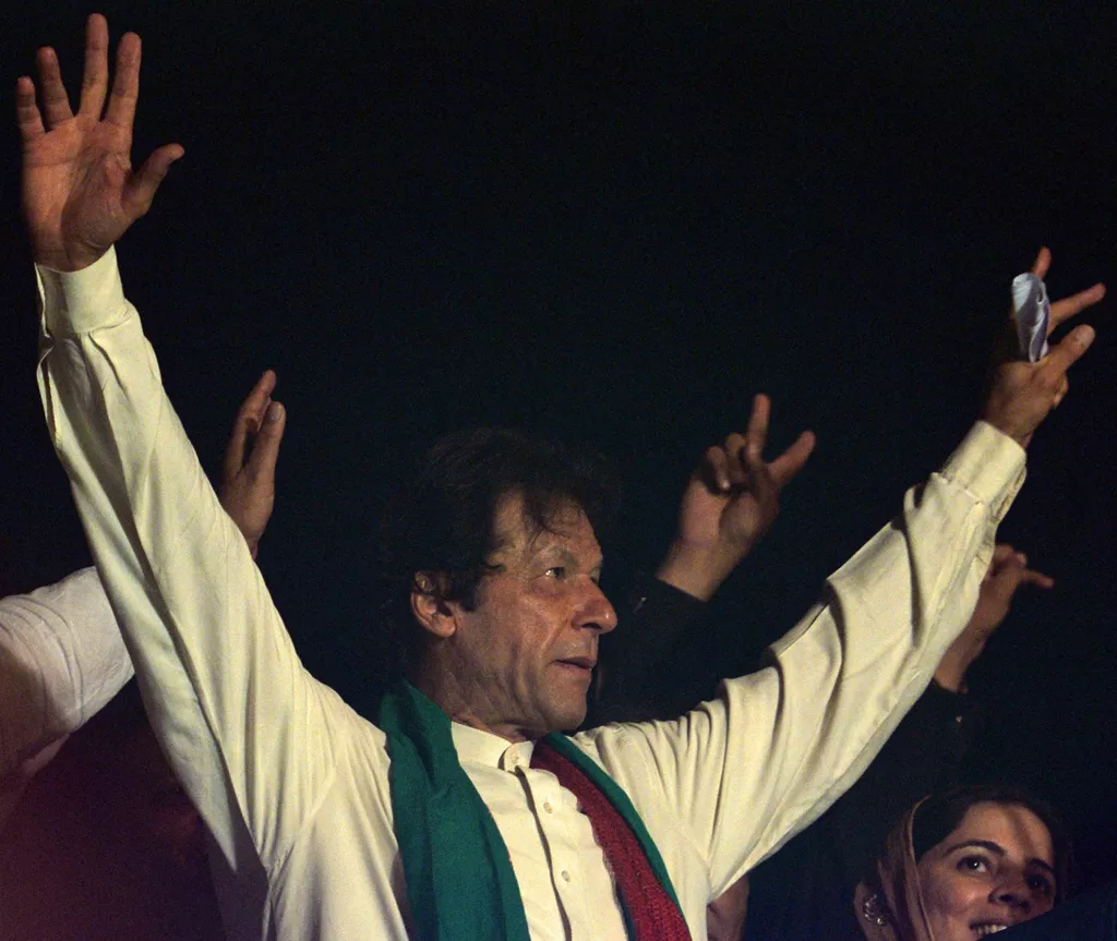 ratcheting up pressure pti mounts mass civil disobedience campaign ratcheting up pressure pti mounts mass civil disobedience campaign