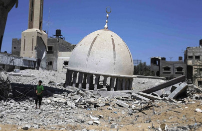 fate of gaza truce in balance as toll tops 2 000 fate of gaza truce in balance as toll tops 2 000