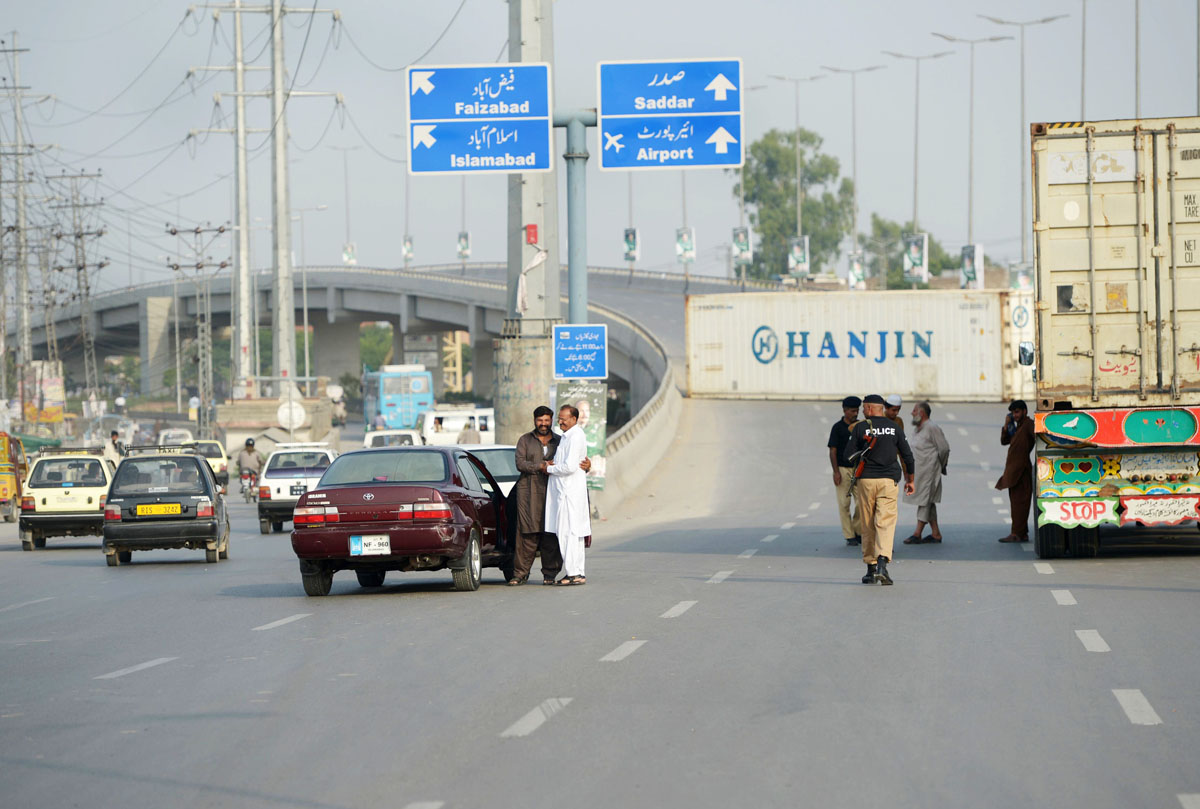 Security Pindi Islamabad link roads blocked