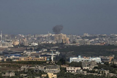 gaza war resumes with deadly strikes rocket fire