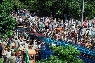 bad for business traders want qadri imran to cover their losses