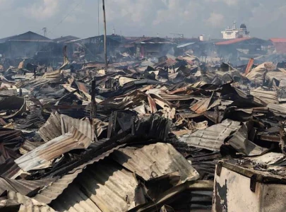 fire destroys 1 000 homes in malaysia s sabah