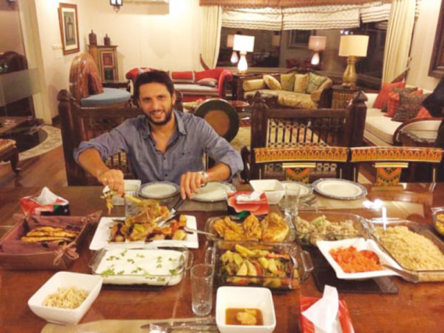 100happydays dinner time for shahid afridi 100happydays dinner time for shahid afridi