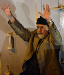 qadri presents demands vows to abide by constitution in written letter to sc