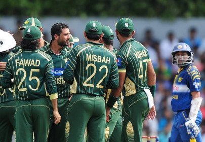 sri lanka bat against pakistan in second odi