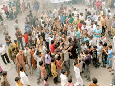 public power protest against fesco for fleecing consumers public power protest against fesco for fleecing consumers