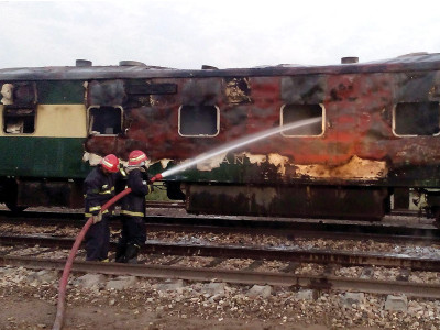 journey interrupted train catches fire near bahawalpur journey interrupted train catches fire near bahawalpur