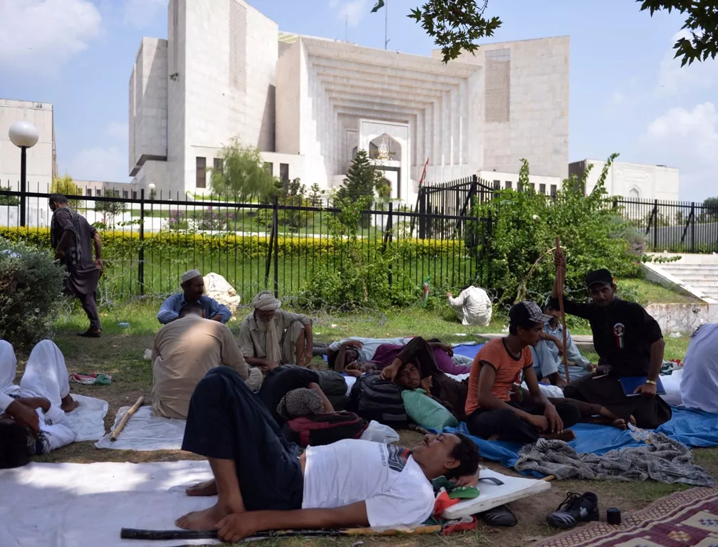 sc tells political parties to end ongoing crisis as per law sc tells political parties to end ongoing crisis as per law