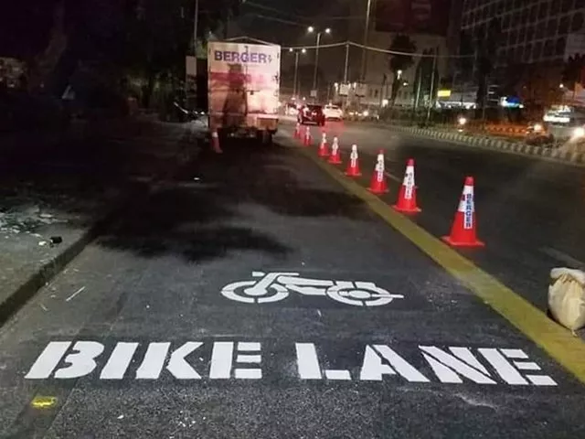 motorcyclists in karachi are either oblivious to the separate yellow bike lane or all but refuse to travel upon it photo karachi police motorcyclists in karachi are either oblivious to the separate yellow bike lane or all but refuse to travel upon it photo karachi police