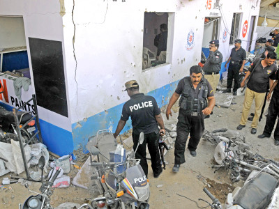 four cops injured in check post attack four cops injured in check post attack