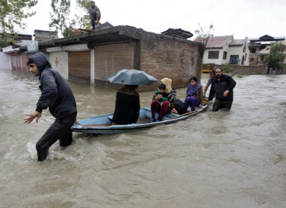 heavy rains kill 65 in indian kashmir including wedding party