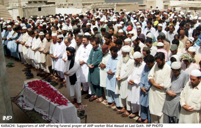 shot dead policemen among four gunned down shot dead policemen among four gunned down