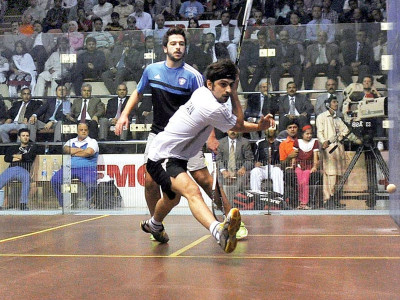preparation delayed but squash players on the mark