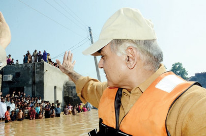 under the weather shahbaz inspects flood arrangements