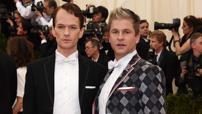 neil patrick and david burtka tie the knot in italy neil patrick and david burtka tie the knot in italy