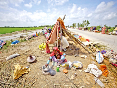 onrushing torrents high flood expected to sweep through sindh this weekend onrushing torrents high flood expected to sweep through sindh this weekend