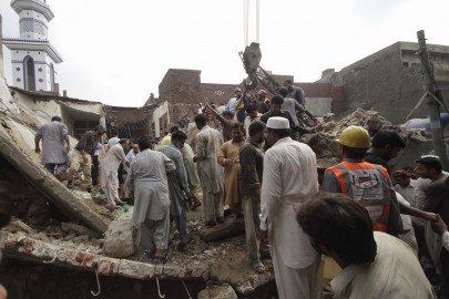 24 killed as lahore mosque rescue operation ends 24 killed as lahore mosque rescue operation ends