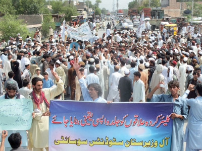 looking for a way back marching to their own drumbeat idps set deadline