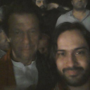 waqar zaka to host living on the edge at pti sit ins in islamabad waqar zaka to host living on the edge at pti sit ins in islamabad