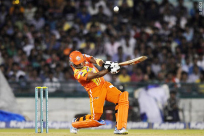 champions league mumbai bites the dust at hands of lahore lions