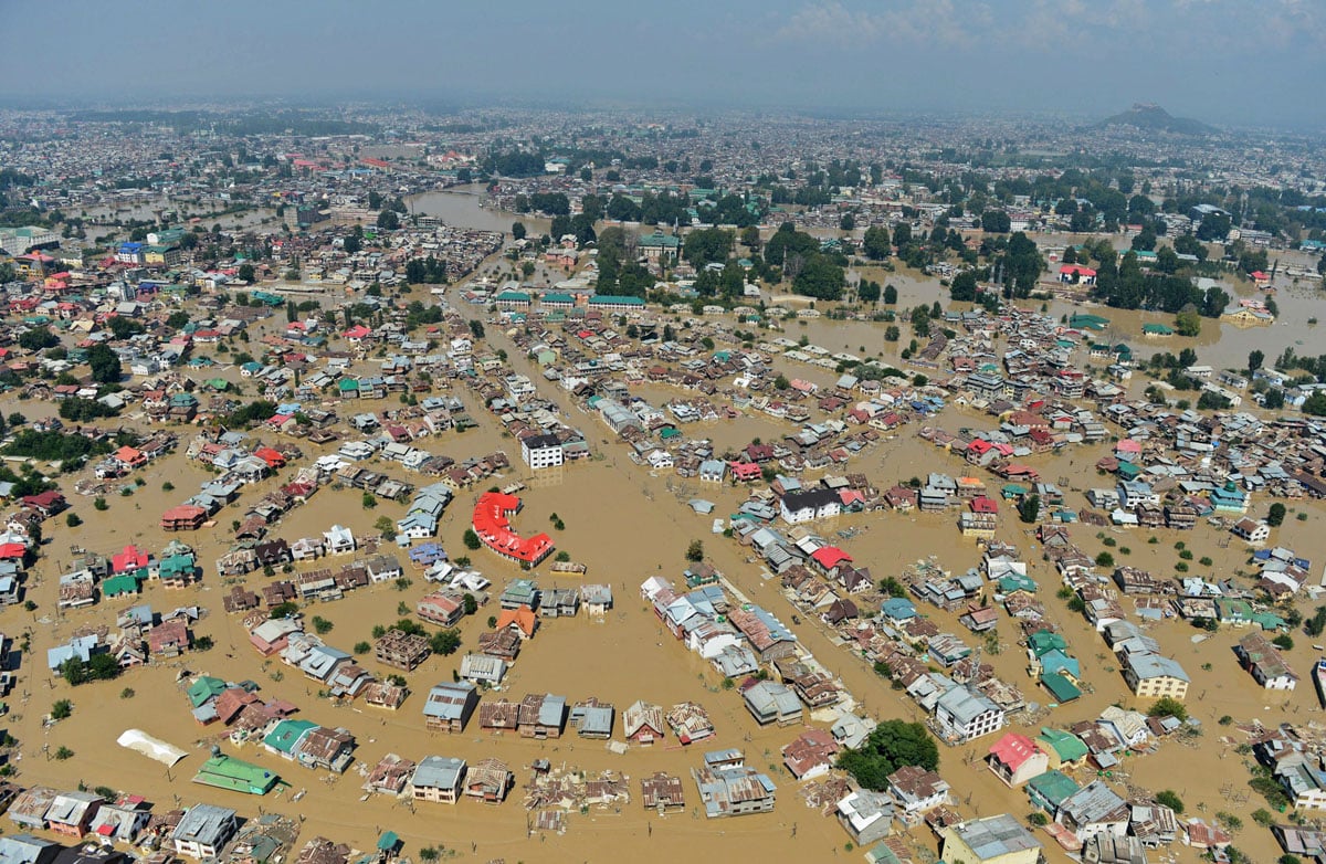 rains and floods kashmiris seek international help