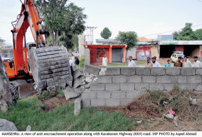 illegal obstruction over 1 500 occupants warned to vacate government land