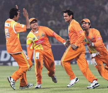 lahore lions derail southern express