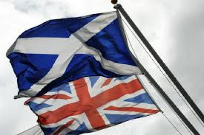 campaigns race for votes on scottish referendum eve