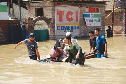 floods in kashmir banking on help floods in kashmir banking on help