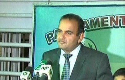 ministers offloaded pml n mna insists technical fault delayed pia flight