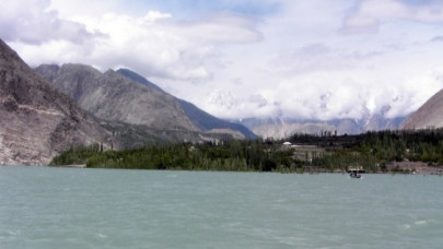 taiwanese tourist dies in pakistan mountain accident