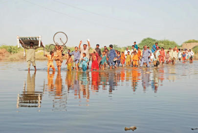 flood 14 death toll climbs to 346 flood 14 death toll climbs to 346