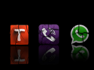 iran arrests 11 over sms khomeini insults report