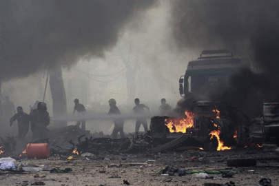 us air strikes hit is training camps supplies in syria