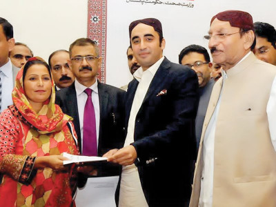 sindh govt regularises 25 576 lady health workers