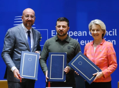 eu states ink security pact with ukraine talk defence and leadership roles