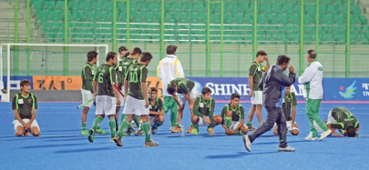 heartbreak as pakistan pipped to gold