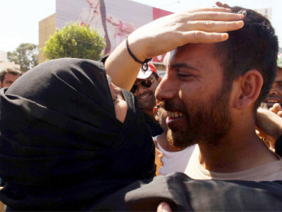 chaos on the roads angry demonstrators block punjab chowrangi again