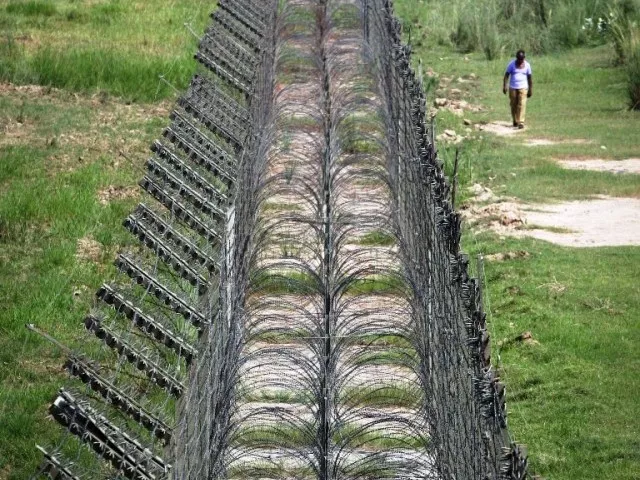nine killed 33 injured as pakistan india trade fire across border nine killed 33 injured as pakistan india trade fire across border
