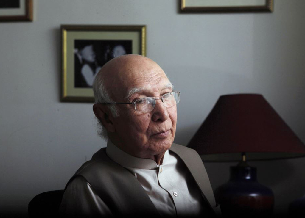 ceasefire violations sartaj aziz calls on indian govt to give peace a chance