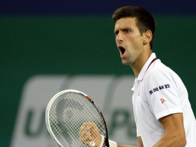 djokovic federer reach quarter finals as murray falls