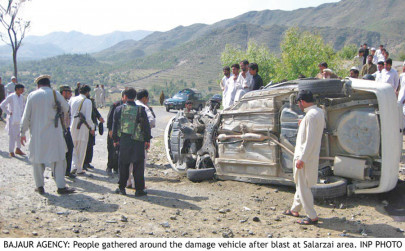 pro govt tribal chief five others injured in blast