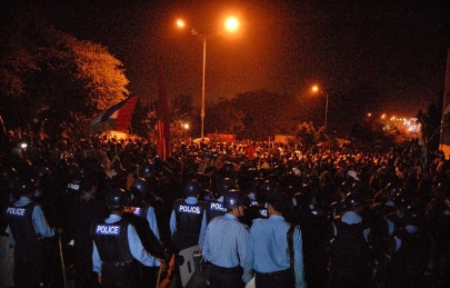 saving sports policemen begin vacating sports complex