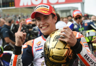 spain s marquez retains motogp title