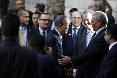 un chief visits war scarred gaza strip