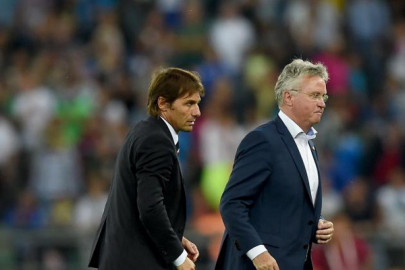 apples and oranjes conte s success hiddink s struggle continue