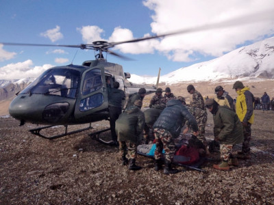 hunt for 100 trekkers missing after deadly nepal storm