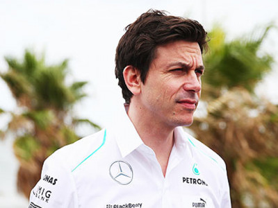 mercedes want hamilton rosberg to retain approach