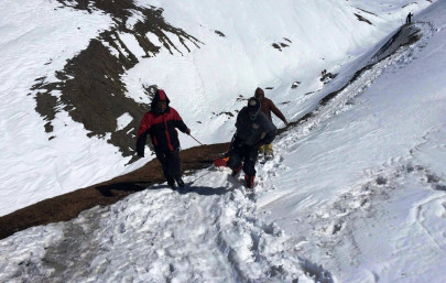 storm toll jumps to 43 in nepal s worst trekking disaster