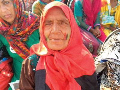 love for benazir pulls women from all corners of sindh towards bilawal love for benazir pulls women from all corners of sindh towards bilawal